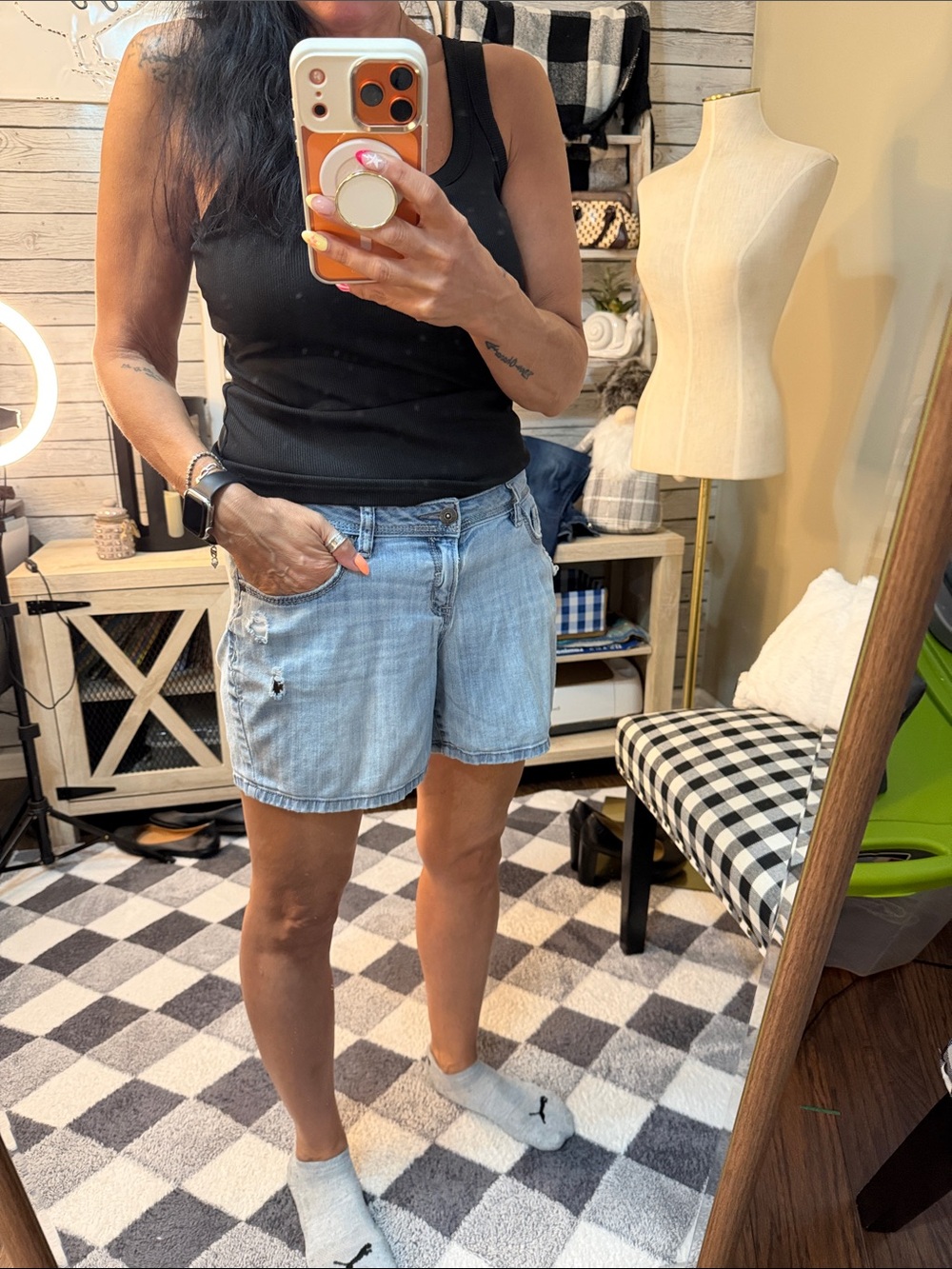 Apt 9 Light Wash Distressed Denim Shorts — Women’s Casual Summer Shorts